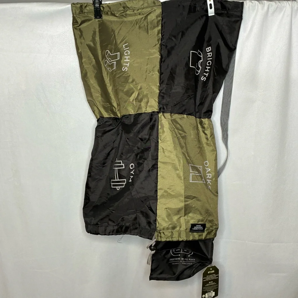 NWT Gentleman’s Hardware Laundry Divider Bag